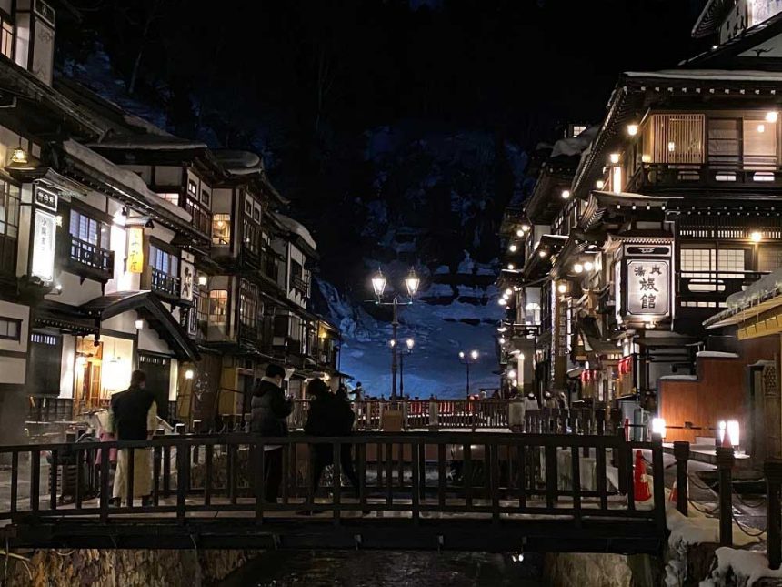 ginzan onsen yamagata la nuit