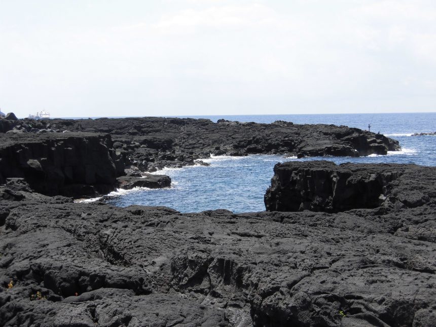 Hachijo Island, lava coast