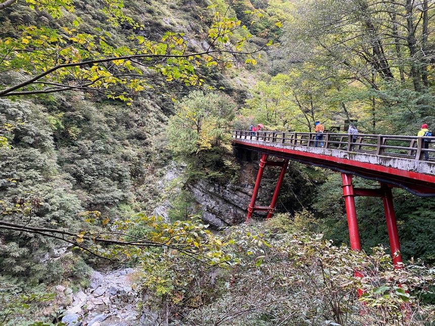 Pont d'Okukane bashi,gorges de Kurobe